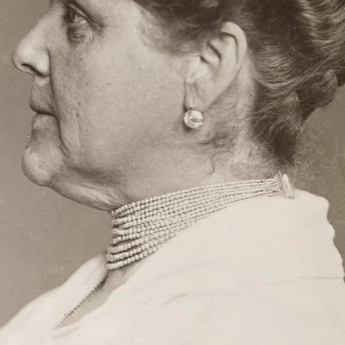 Portrait of Rhian Vaughan